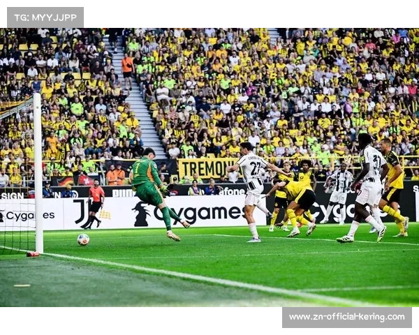 多特蒙德主场8胜2平保持不败，防守仅失8球